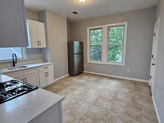 4th image of 177 Johnson Ave Floor 3