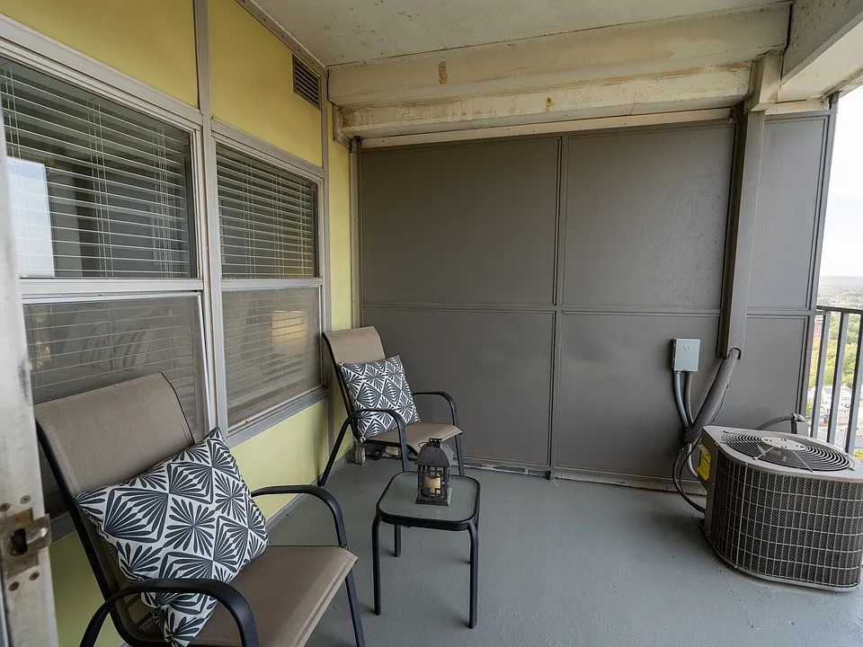 University Club Apartments