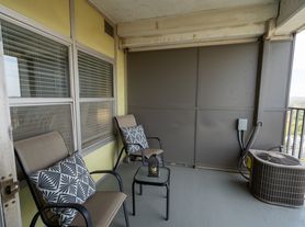 University Club Apartments