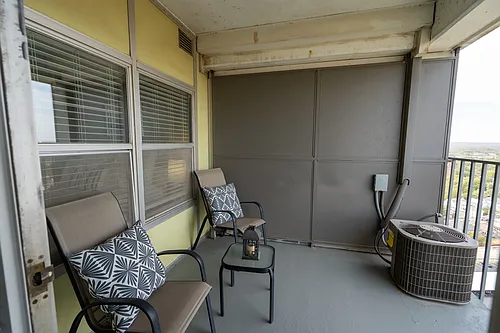 University Club Apartments Photo 1