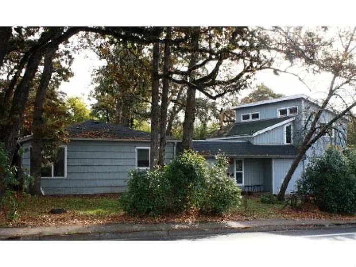 3703 Willamette St photo 1