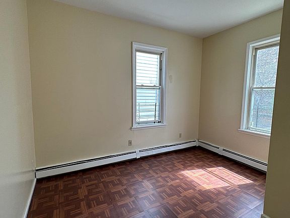 3rd image of 740 E 214th St #2