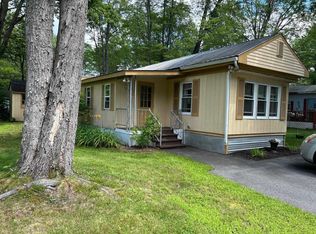 12 Flamingo Dr, Concord, NH 03303