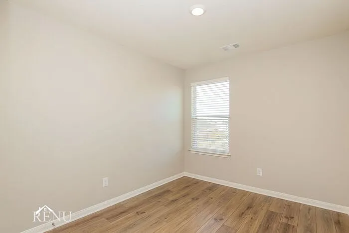 300 Sunnymeade Ln — Photo 12