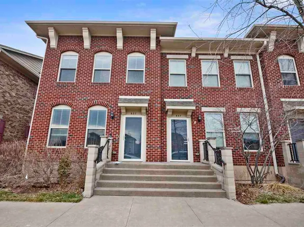 927 Walker Cir, Iowa City, IA 52245
