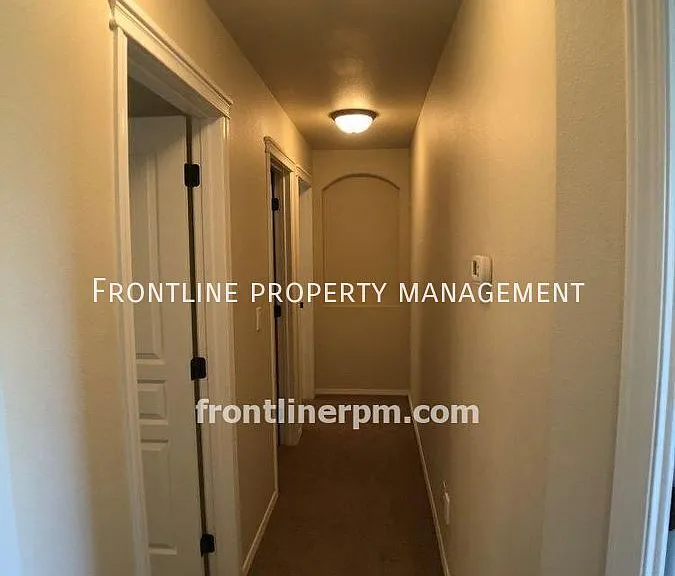 572 S Blue Pine Ln — Photo 9