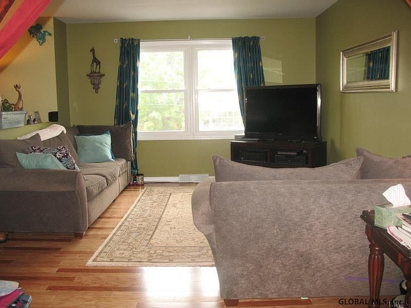 1st image of 18 Vanderbilt Ave