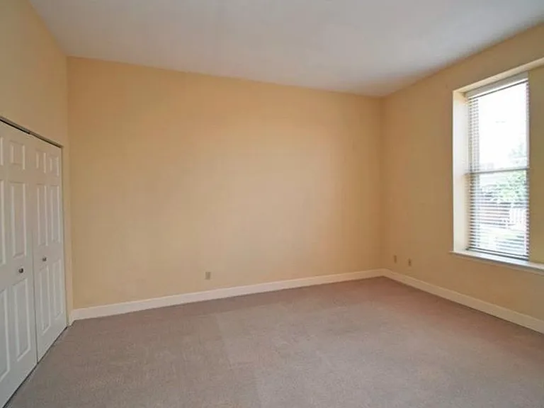 2152 Gilbert Ave #3 — Photo 6