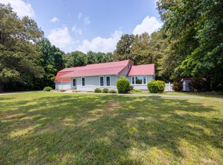 1978 B G Fort Rd, Cedar Hill, TN 37032