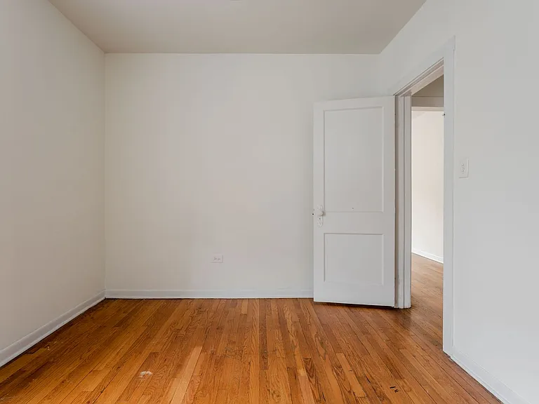 2209 W Byron St #1 — Photo 7