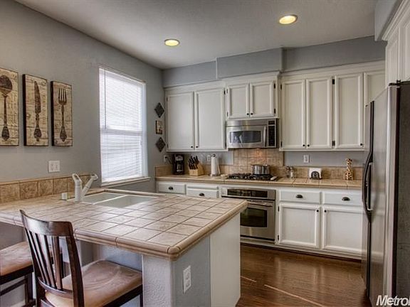 5th image of 3078 Buchman St