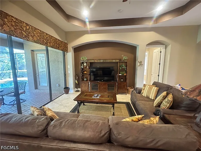 11848 Rosalinda Ct — Photo 12