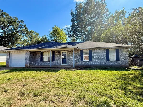 7429 Pecanwood Ln, Haughton, LA 71037