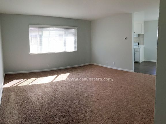 2nd image of 1571 Quebec Ct APT 4