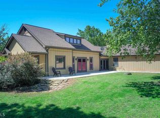 83 Bear Creek Rd, Moreland, GA 30259