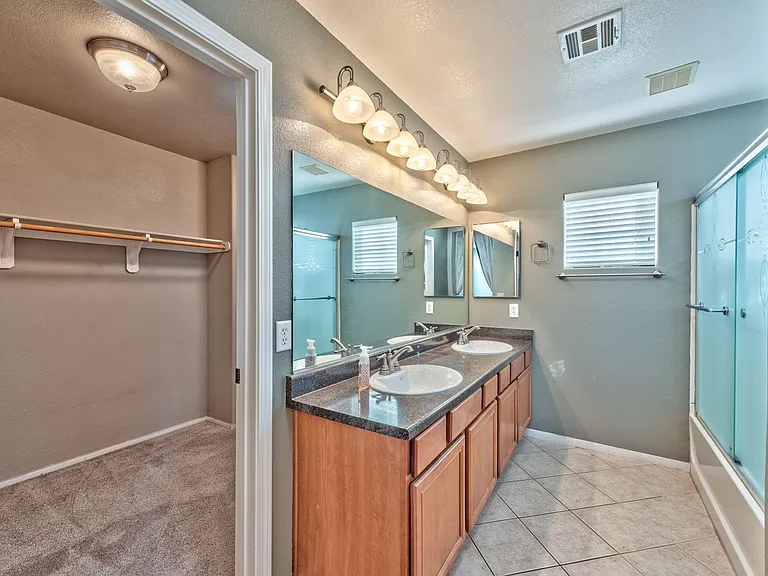 3716 Autumn King Ave — Photo 8