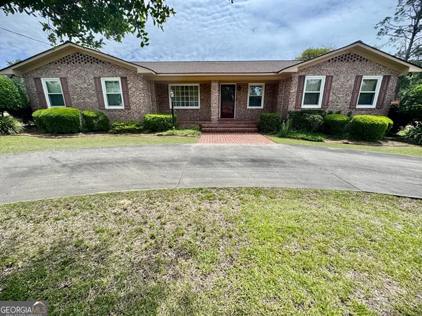 839 Golf Dr, Swainsboro, GA 30401
