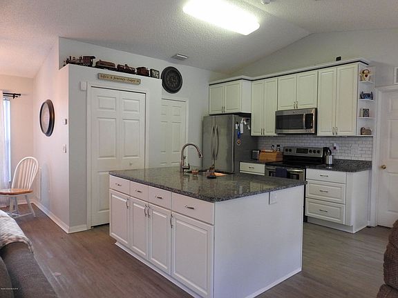 2nd image of 1324 Beche St SE