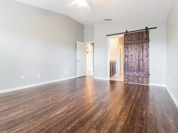 3rd image of 429 Millwood Pl