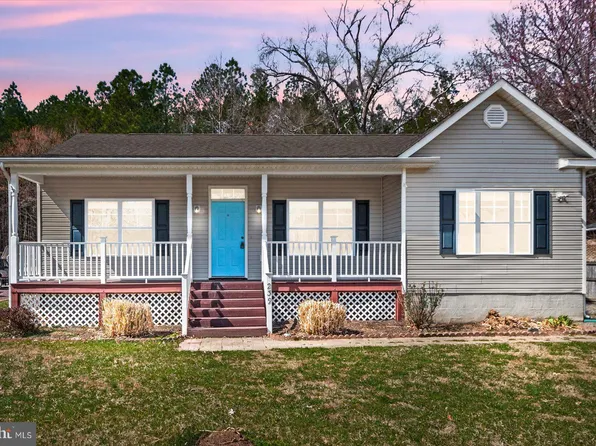 239 Wakefield Dr, Colonial Beach, VA 22443