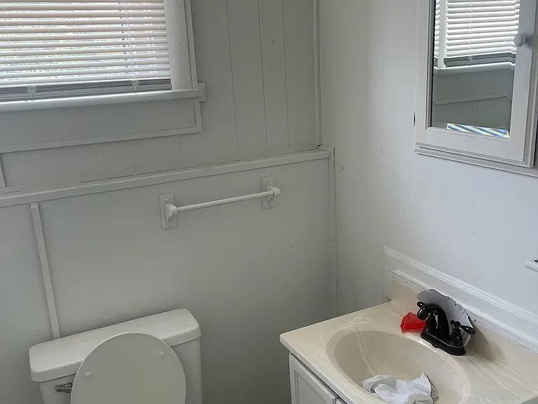 1011 SW Huntoon St — Photo 5