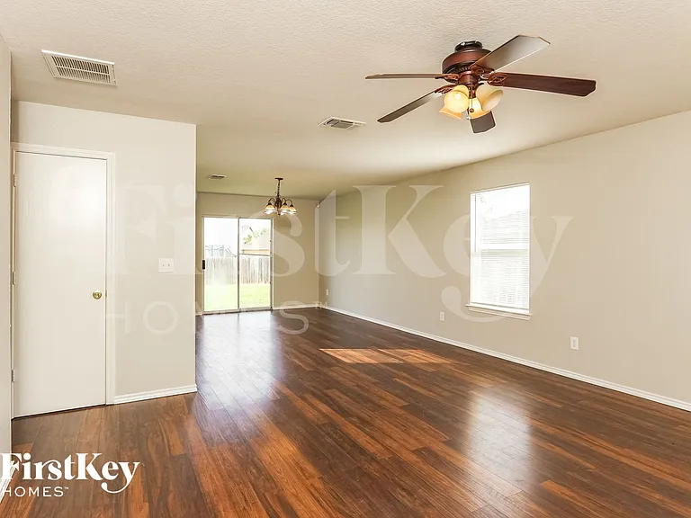 9231 Dublin Hts — Photo 3