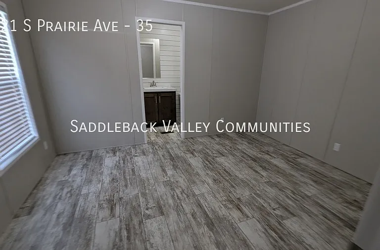 2221 S Prairie Ave #35 — Photo 5
