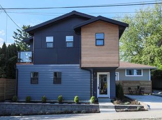 4207 SW Thistle St #B, Seattle, WA 98136