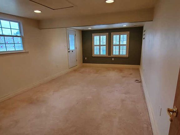 3rd image of 4433 Majestic Ln