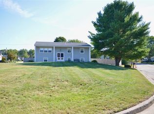 17 Acorn Ln, West Warwick, RI 02893