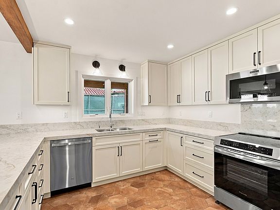 5th image of 1011 F Ave