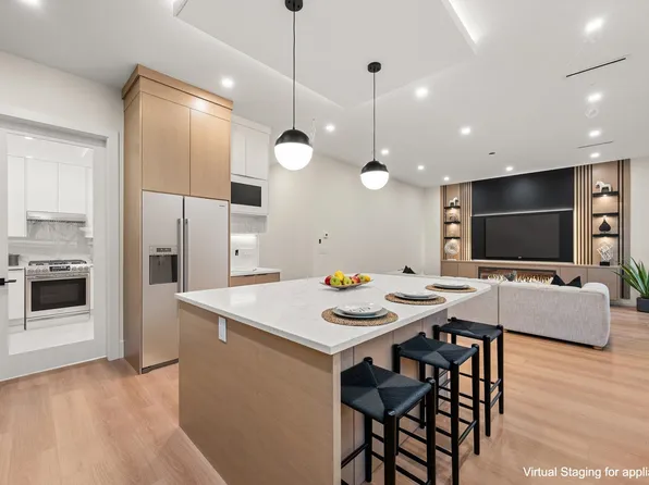 11472 138a St, Surrey, BC V4A 7E6