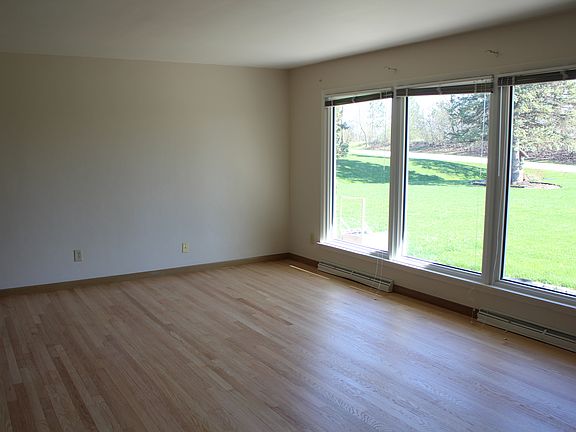 4th image of 15230 Hackberry Ln