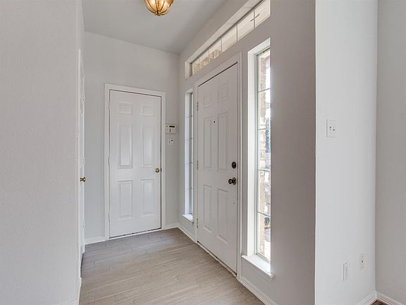 3rd image of 233 Roberts Dr