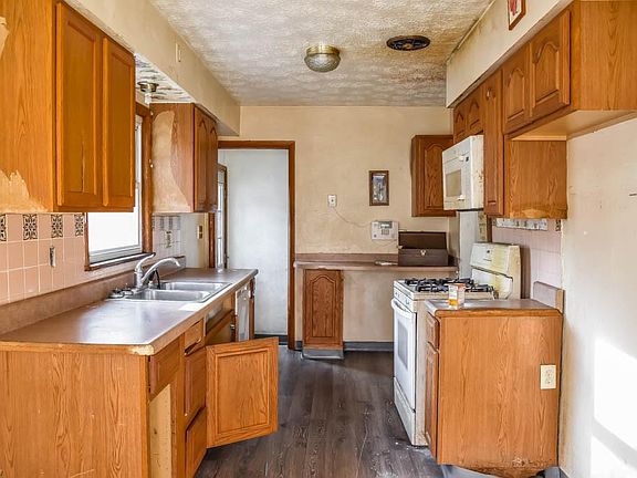 4th image of 1126 Cordova Ave