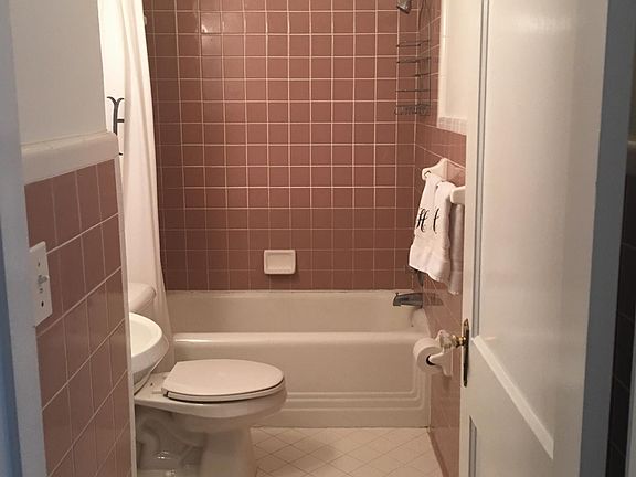 4th image of 1306 E Lakeview Ave