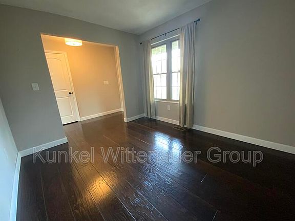 3rd image of 1721 Spruce Hill Dr