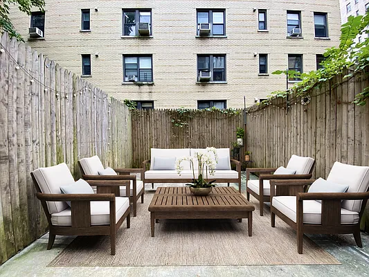 Rented by Vector New York, LLC | media 7