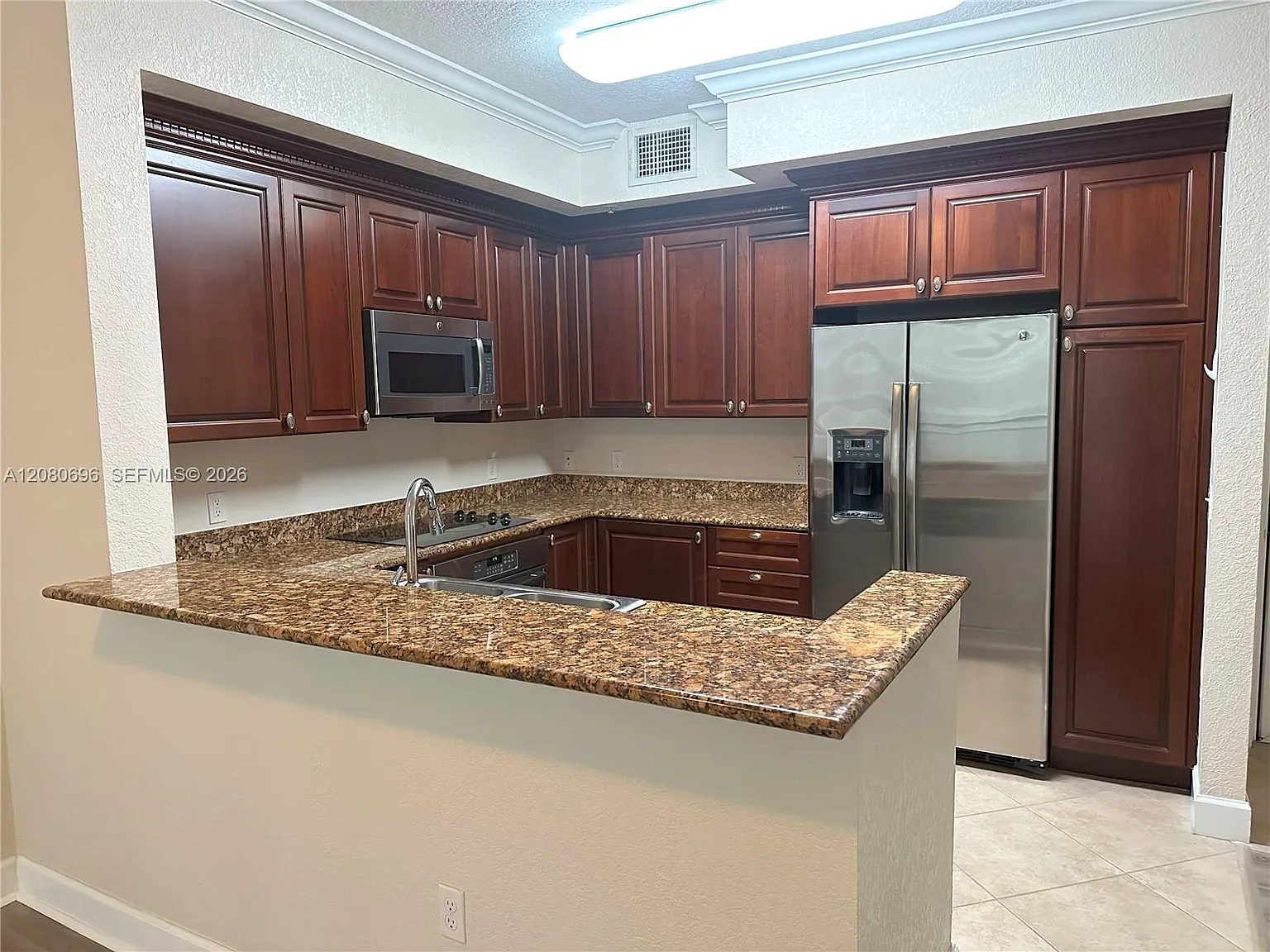 Vizcaya Lakes Condo — Photo 4