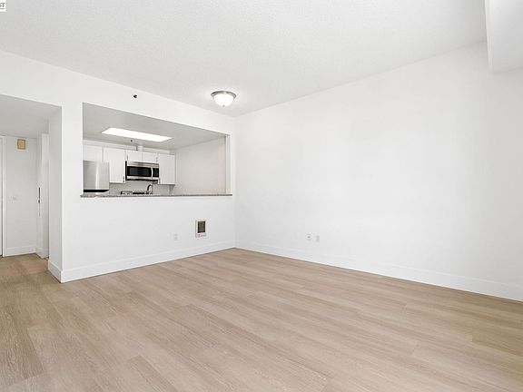3rd image of 989 Webster St APT 546