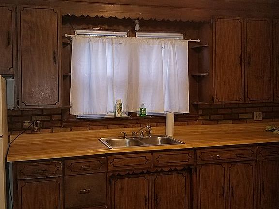 2nd image of 1405 Park St Floor 1