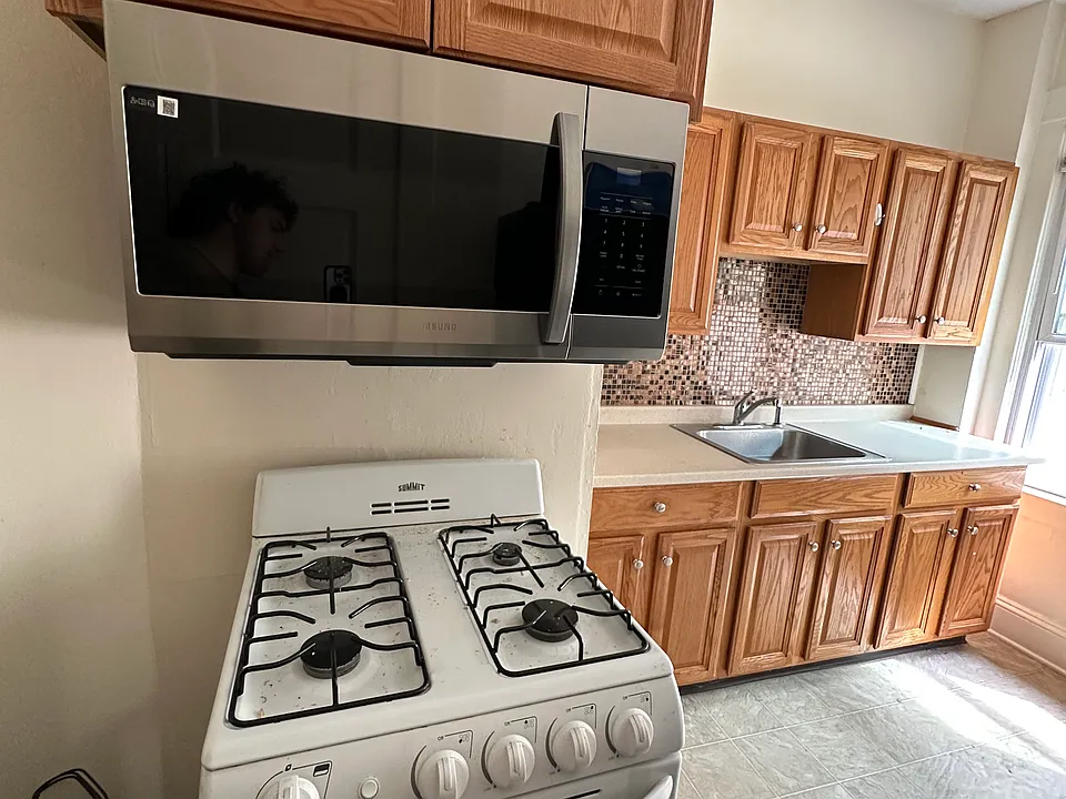 57 Lincoln Ave #2