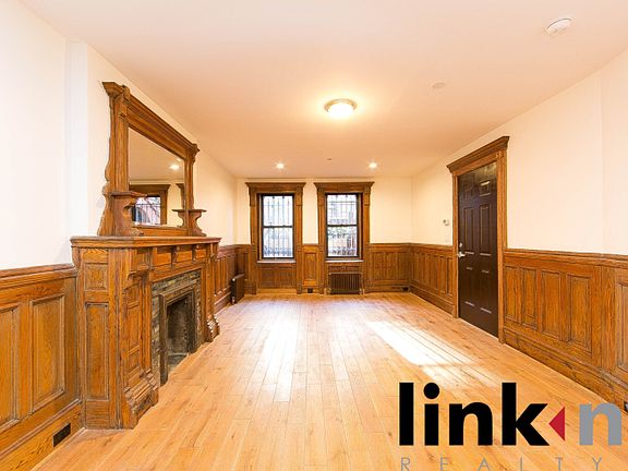 3rd image of 156 W 121st St #1