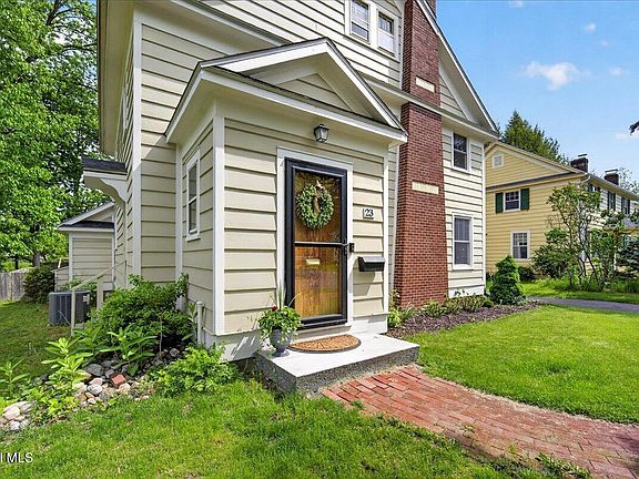 3rd image of 23 Herber Avenue