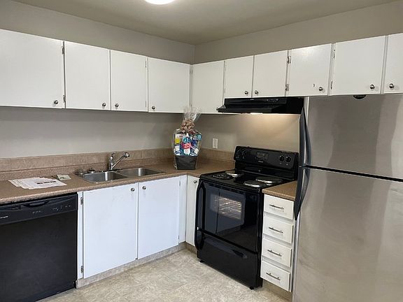 4th image of 14511 52nd St NW