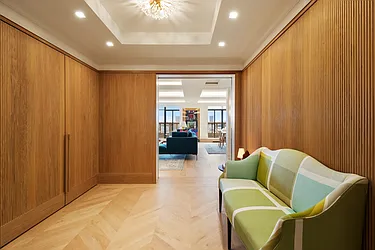 Entry / hallway thumbnail