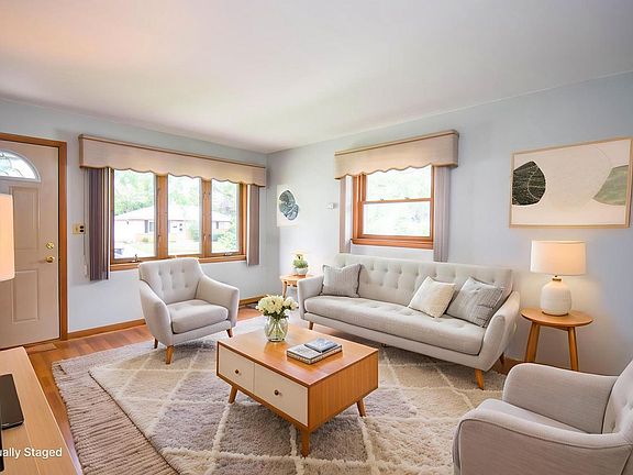 3rd image of 3010 S 96th STREET
