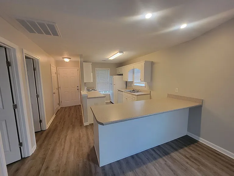 1234 Longpoint Dr — Photo 4