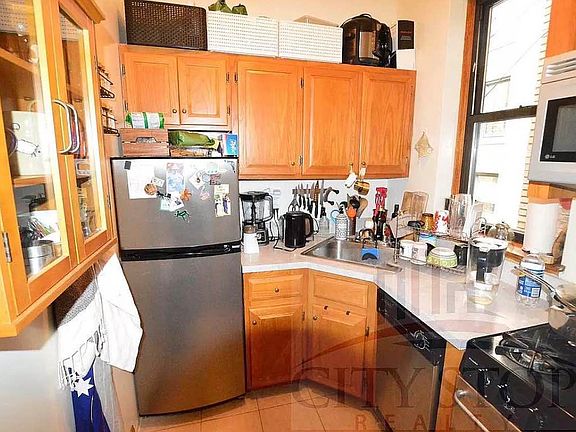 5th image of 203 W 85th St #50