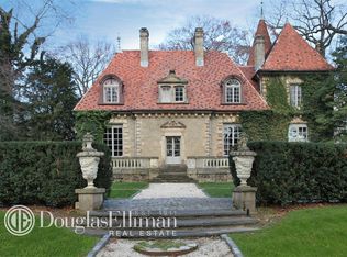 27 Wolver Hollow Rd, Glen Head, NY 11545